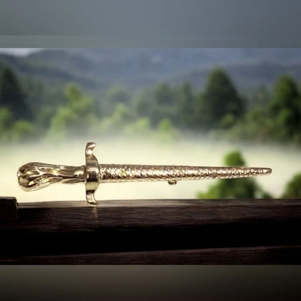 Vintage Silver Tone Sword Brooch #7568